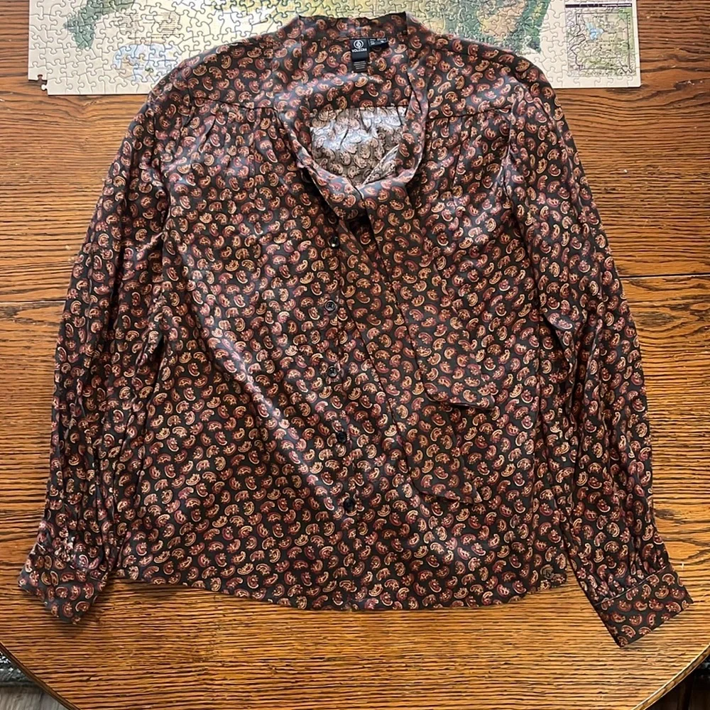 Volcom top - Picture 1 of 5